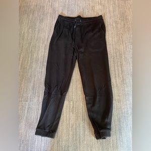 Barefoot Dreams black malibu sweatpants mens size large.
